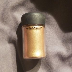 MAC pigment old gold eyeshadow